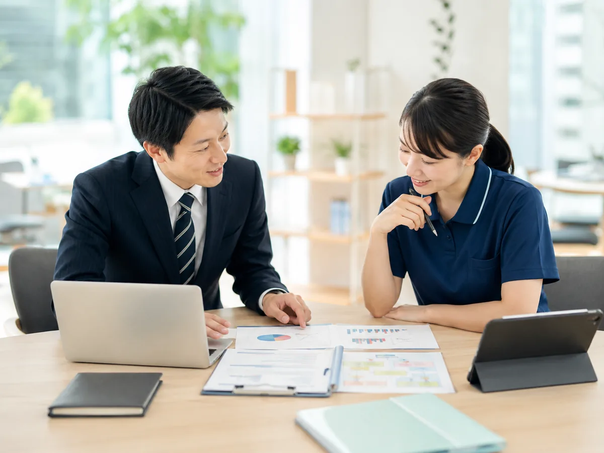 事業運営について前向きに相談している様子